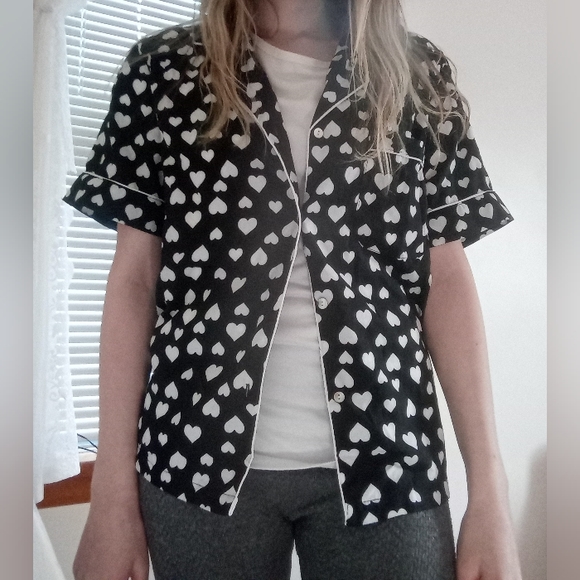 TABITHA WEBB - Heart Printed Pajama Set in Black and White - Picture 4 of 13